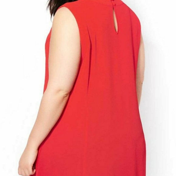 Melissa McCarthy Sleeveless Pleated Blouse, 2X - Picture 2 of 4